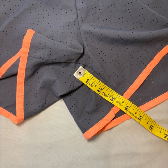 C9 by Champion Running Shorts‎ Gray with Peach Trim Size Medium - Picture 5 of 8